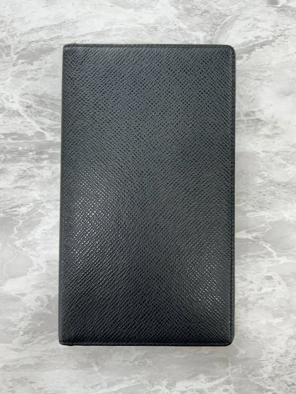 Louis Vuitton Taiga Leather Checkbook Holder/Wallet w/ Entrupy